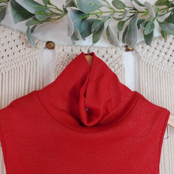 💖 Sparkle Red Small/Medium Gold Knit Turtleneck Glimmer Tie Back Top, Layering - Picture 9 of 15